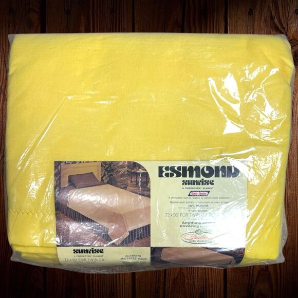 NEW Vintage Chatham Harvest Gold 70s Esmond Sunrise Satin Trim Blanket 72X90 - Picture 1 of 8